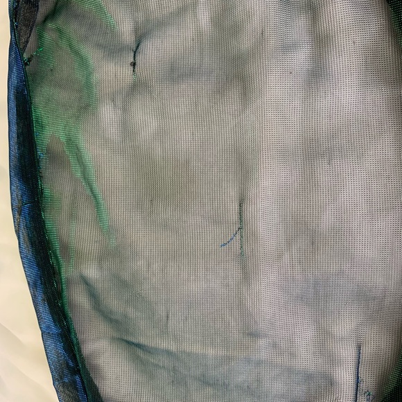 Divided green and blue mesh top - Picture 3 of 3